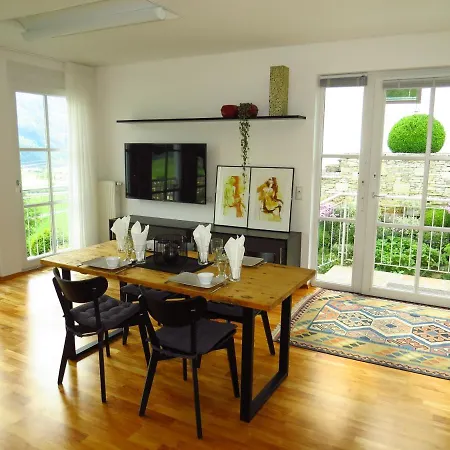 Art Apartment *